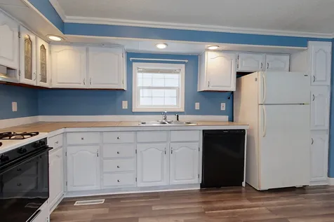 4 Emerald Drive Merrimack NH 03054