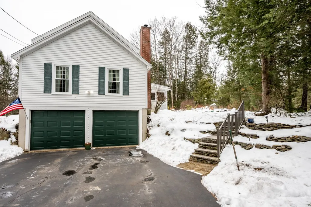 54 Highland Ridge Road Barrington NH 03825