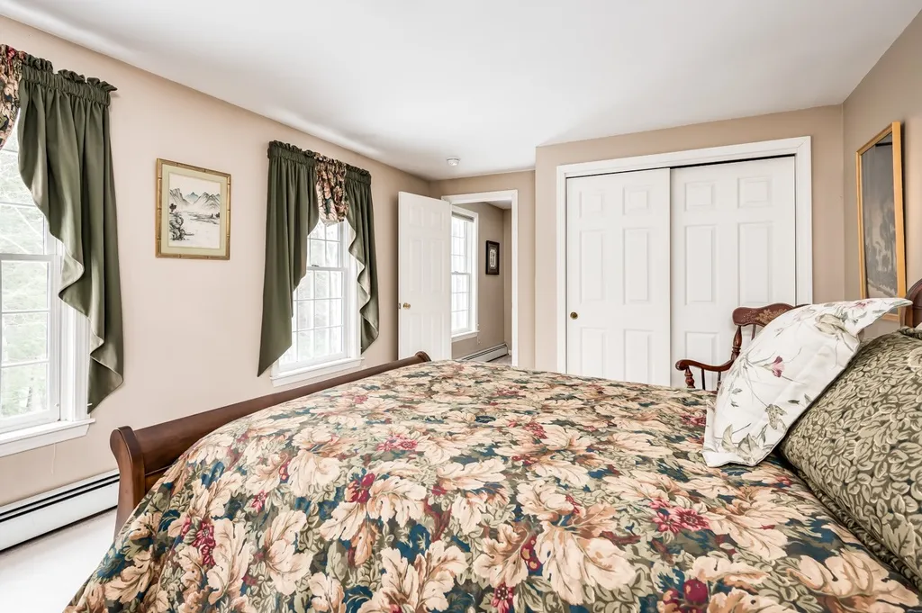 54 Highland Ridge Road Barrington NH 03825