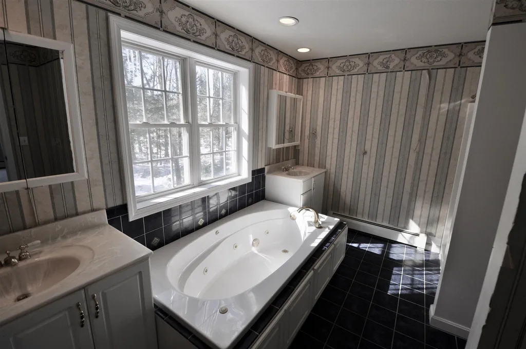 107 Kayla Drive Candia NH 03034
