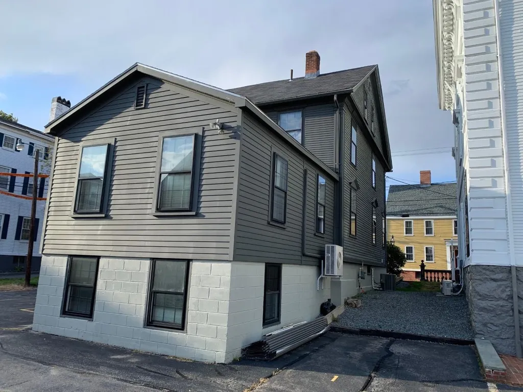 70 Court Street Portsmouth NH 03801