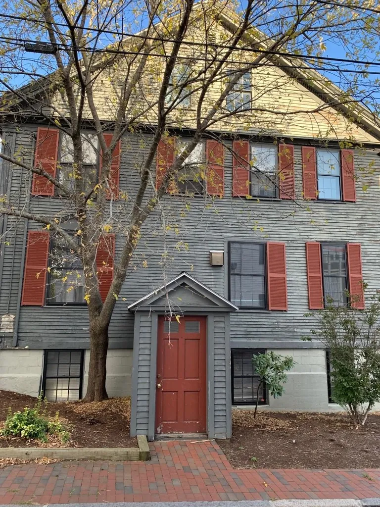 70 Court Street Portsmouth NH 03801
