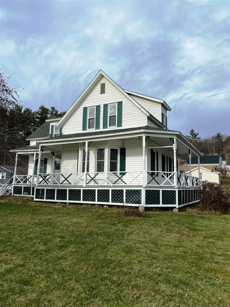4 Hill Street Littleton NH 03561