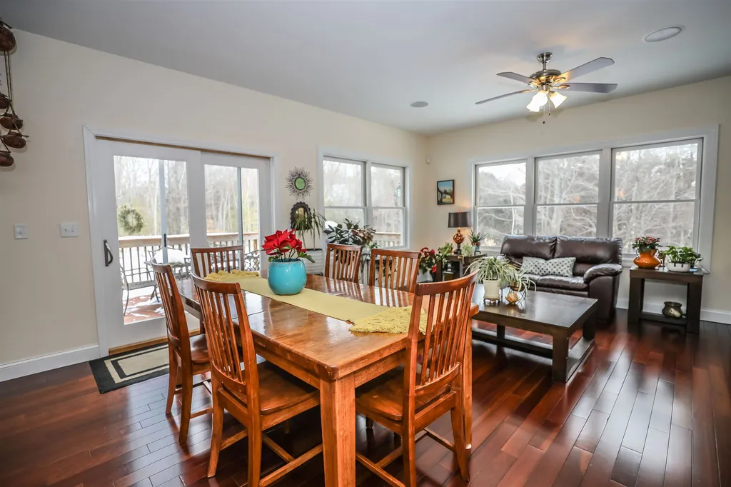 32 Tanglewood Drive Auburn NH 03032
