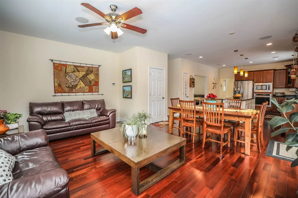 32 Tanglewood Drive Auburn NH 03032