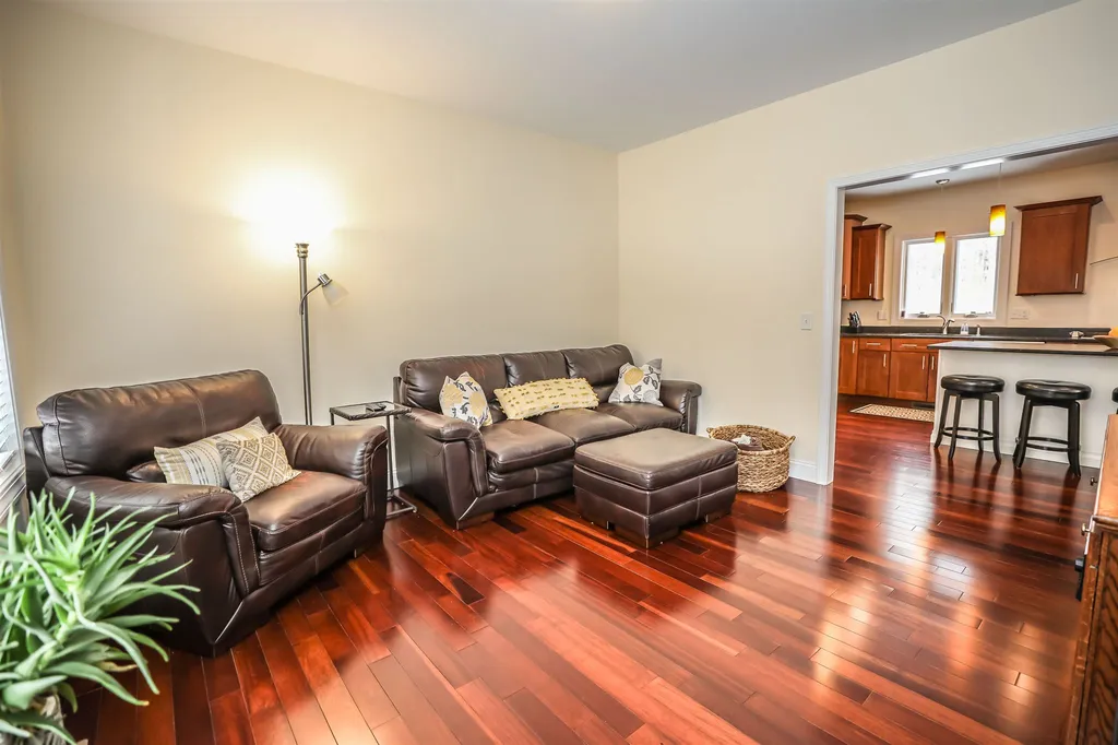 32 Tanglewood Drive Auburn NH 03032