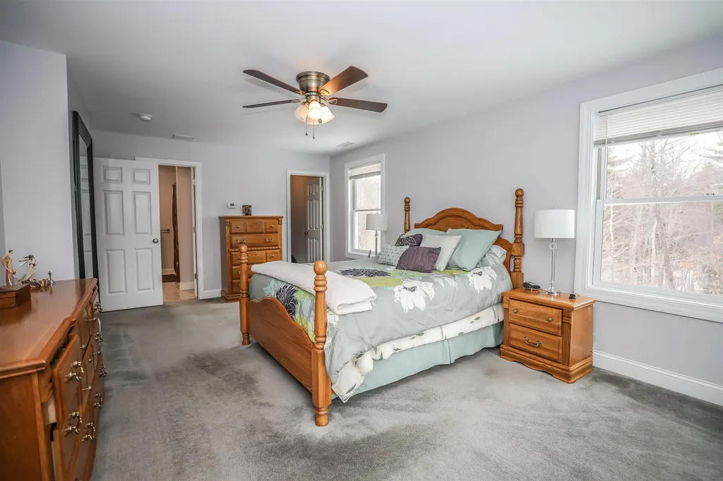 32 Tanglewood Drive Auburn NH 03032