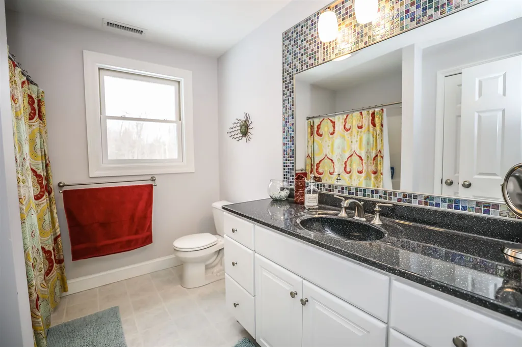 32 Tanglewood Drive Auburn NH 03032