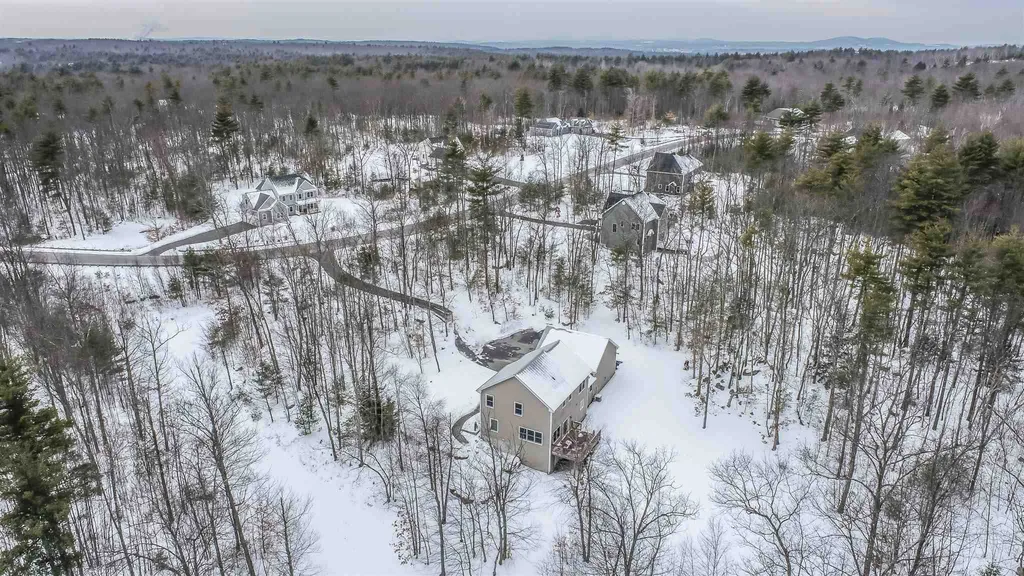 32 Tanglewood Drive Auburn NH 03032