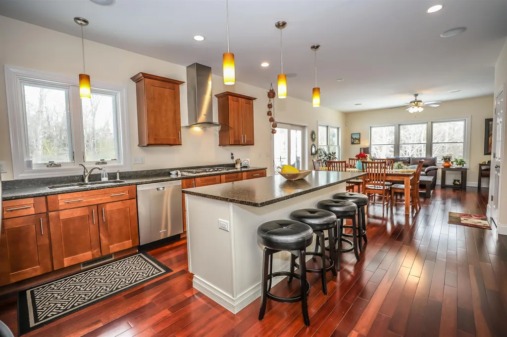 32 Tanglewood Drive Auburn NH 03032