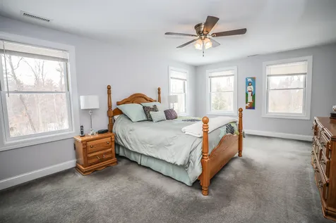32 Tanglewood Drive Auburn NH 03032