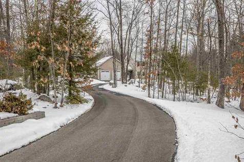 32 Tanglewood Drive Auburn NH 03032