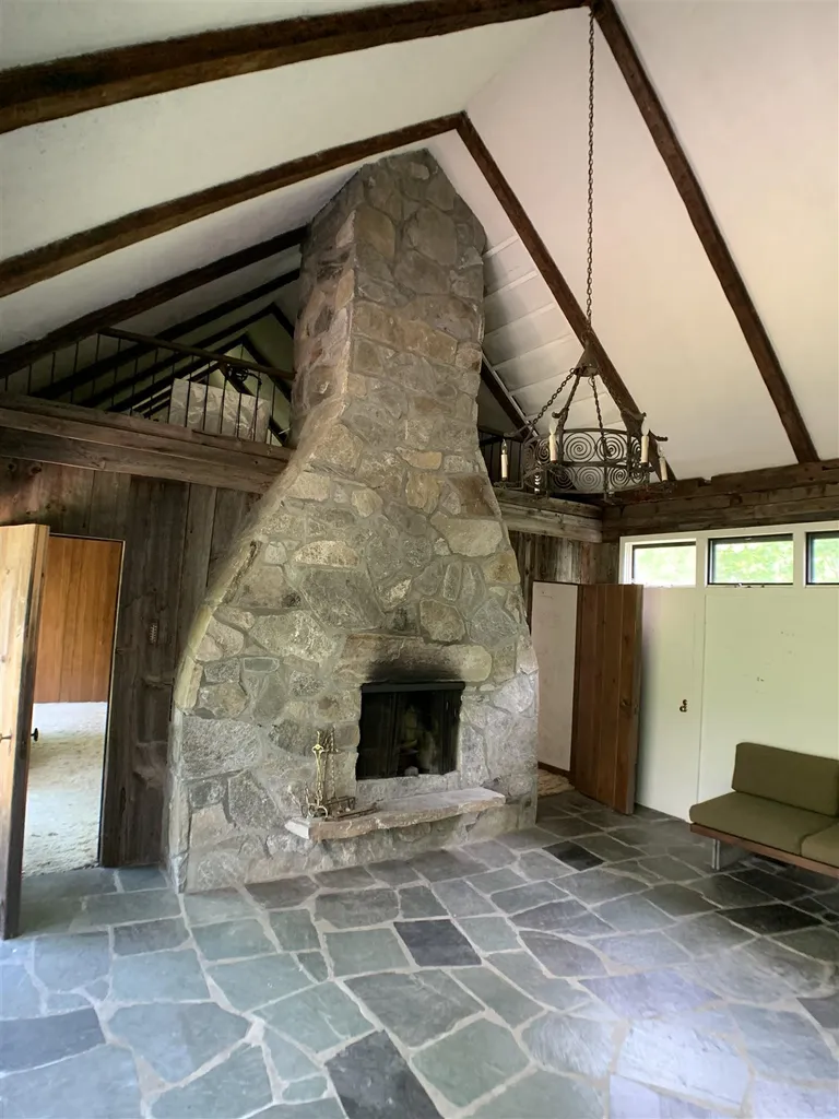 816 Popple Dungeon Road Chester VT 05143