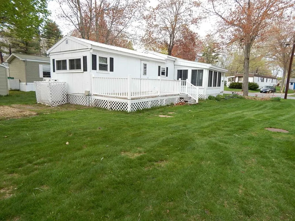 5 Meredith Drive Hampstead NH 03841