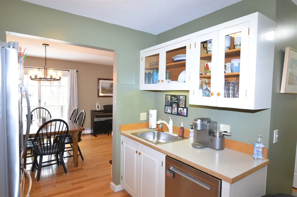 35 Floyd Avenue Lebanon NH 03748