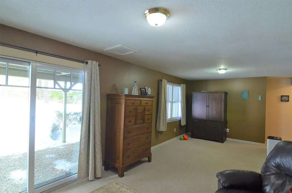 35 Floyd Avenue Lebanon NH 03748