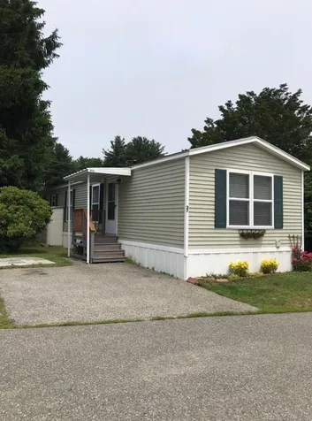 27 Desfosses Avenue Portsmouth NH 03801
