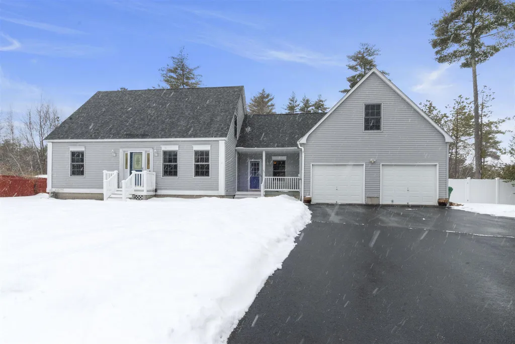 86 Stillwater Circle Rochester NH 03839