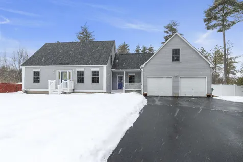 86 Stillwater Circle Rochester NH 03839