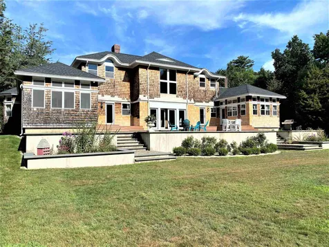 105 Willowbrook Avenue Stratham NH 03885-2247