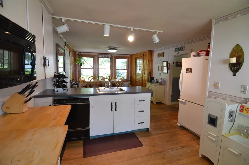 27 High Street Ludlow VT 05149