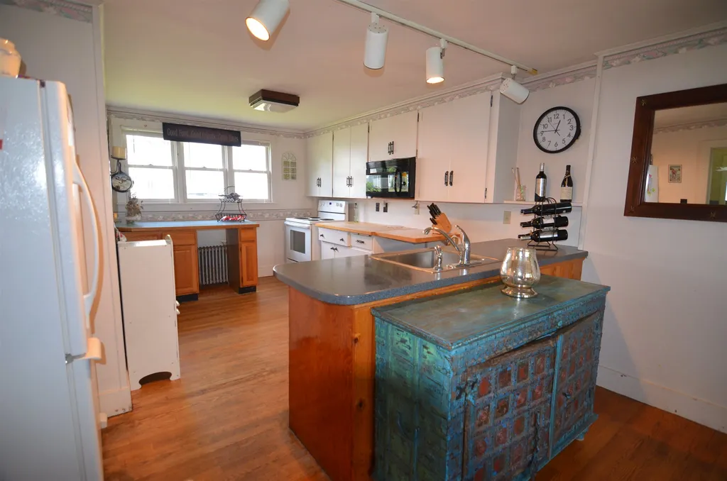 27 High Street Ludlow VT 05149