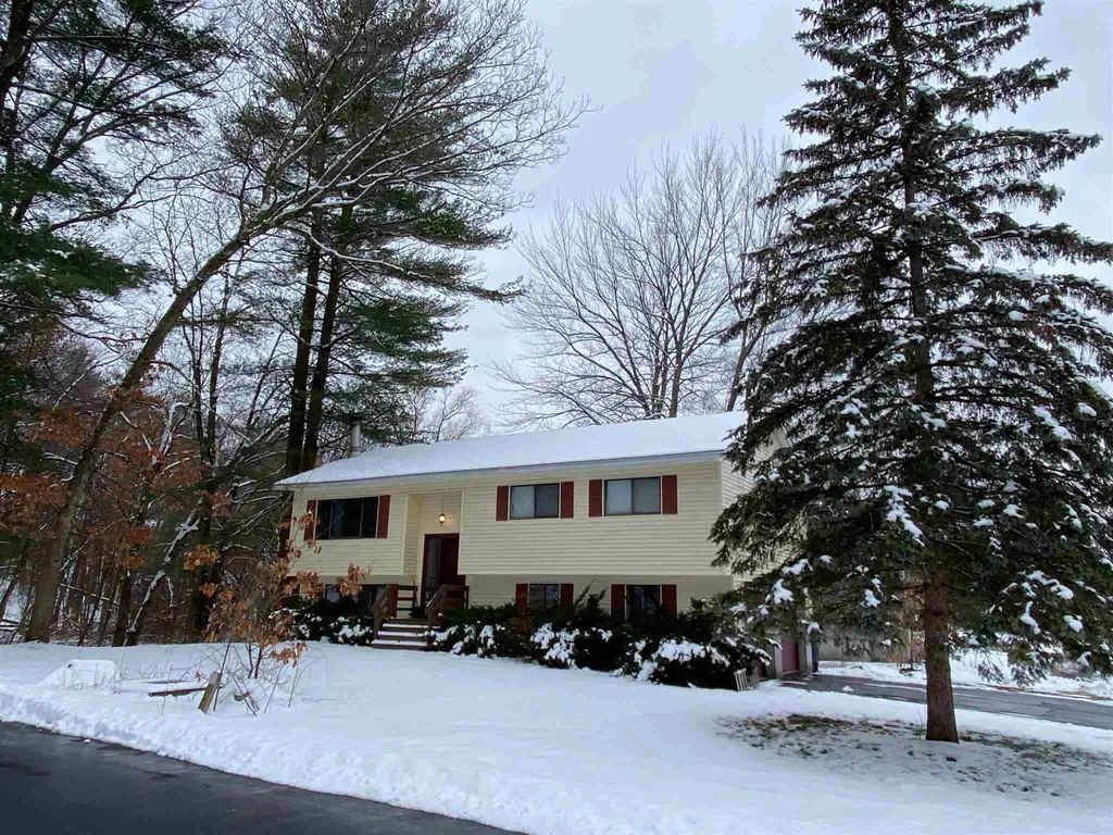 4 Eldorado Circle Nashua NH 03062