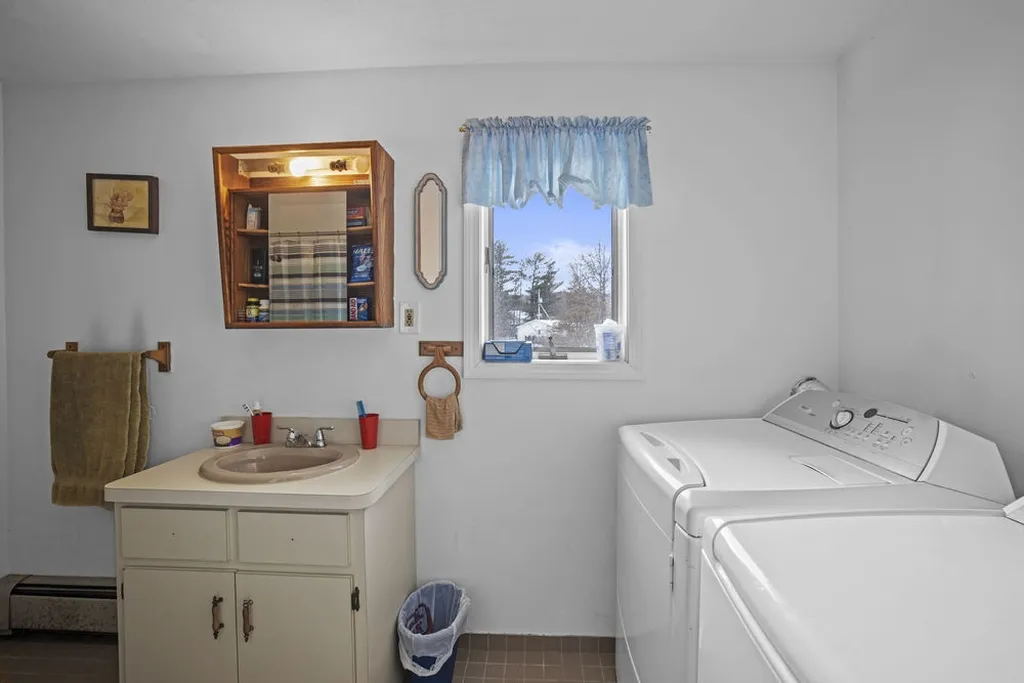 31 Kingsbury Drive Milton NH 03851