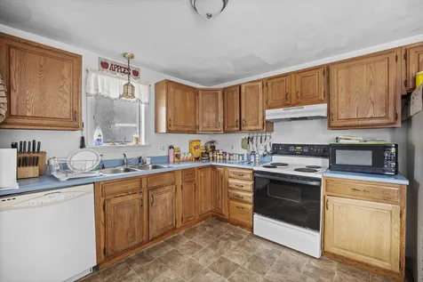 31 Kingsbury Drive Milton NH 03851