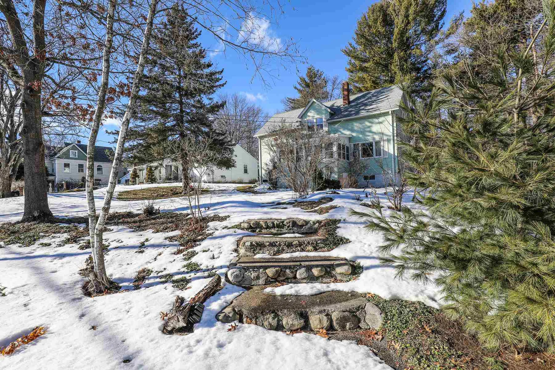 11 Charlotte Avenue Nashua NH 03064