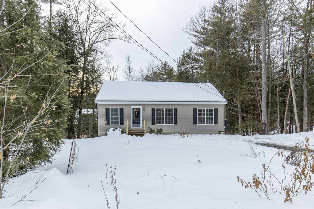 30 Melody Lane Hillsborough NH 03244