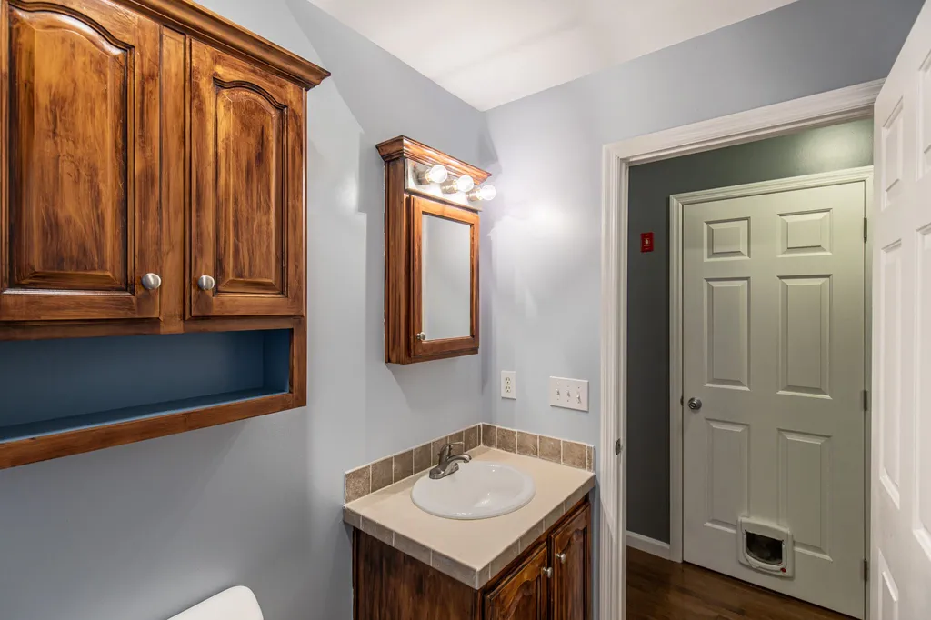 30 Melody Lane Hillsborough NH 03244