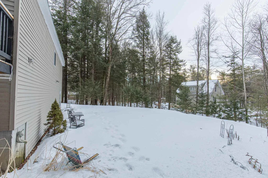 30 Melody Lane Hillsborough NH 03244