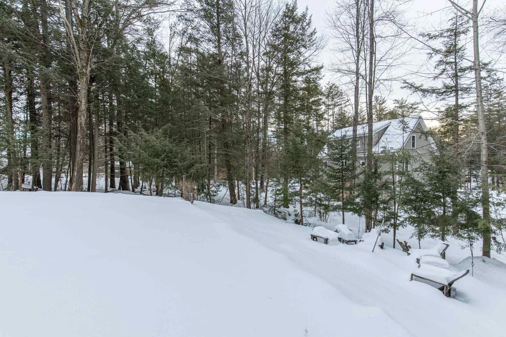 30 Melody Lane Hillsborough NH 03244