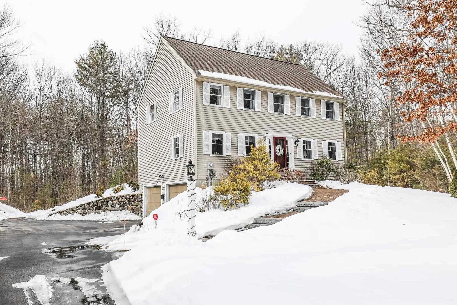 98 Heather Circle Auburn NH 03032
