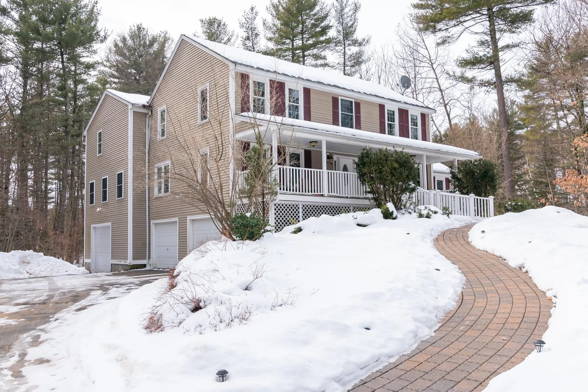 26 Lantern Lane Londonderry NH 03053