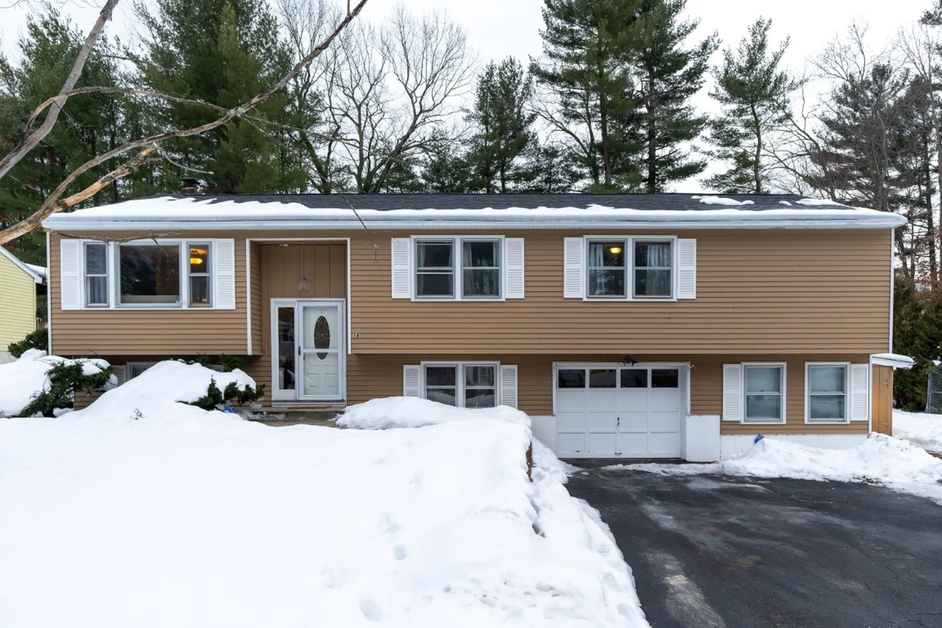 18 Skyline Drive Nashua NH 03062