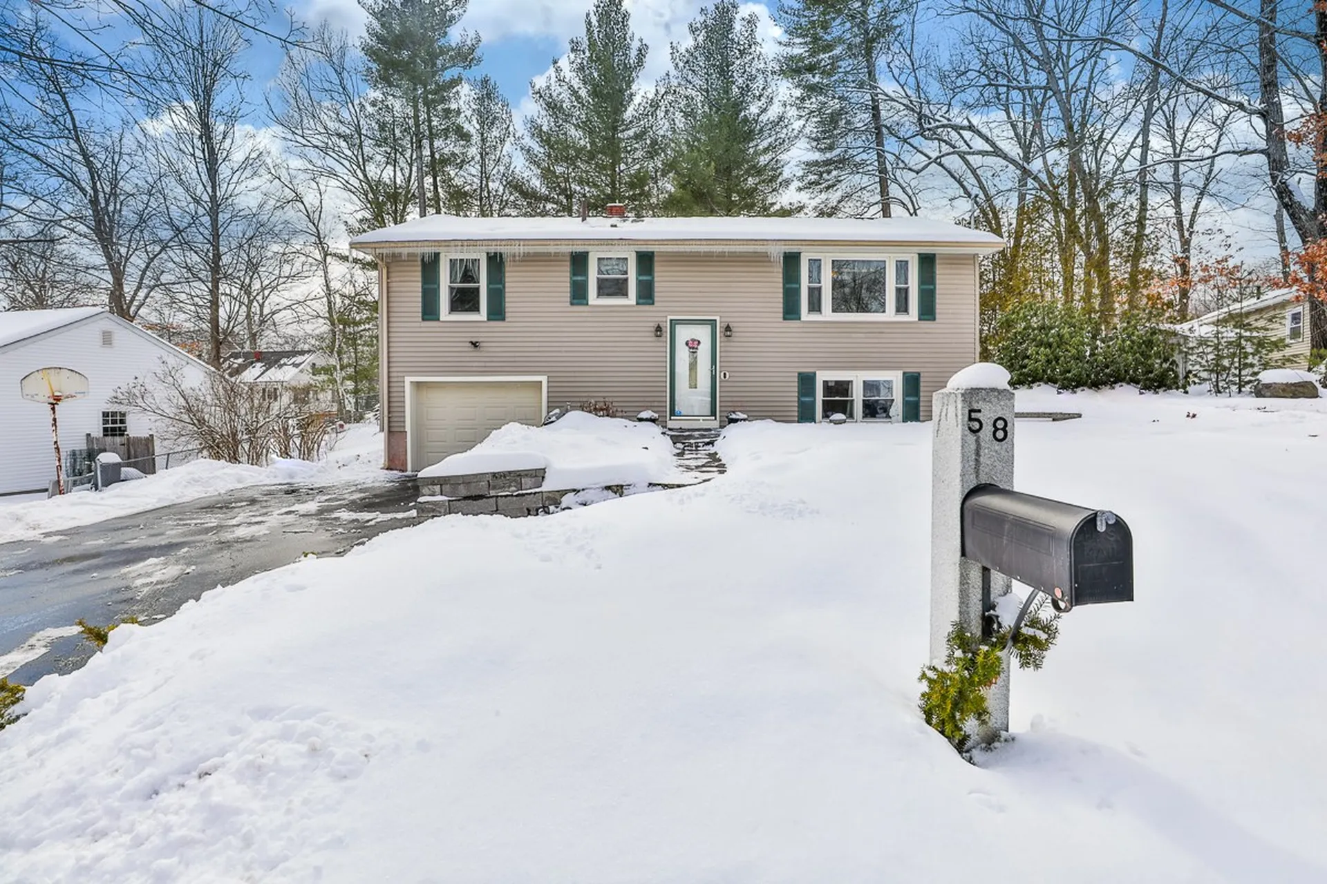 58 Wethersfield Road Nashua NH 03062-3435