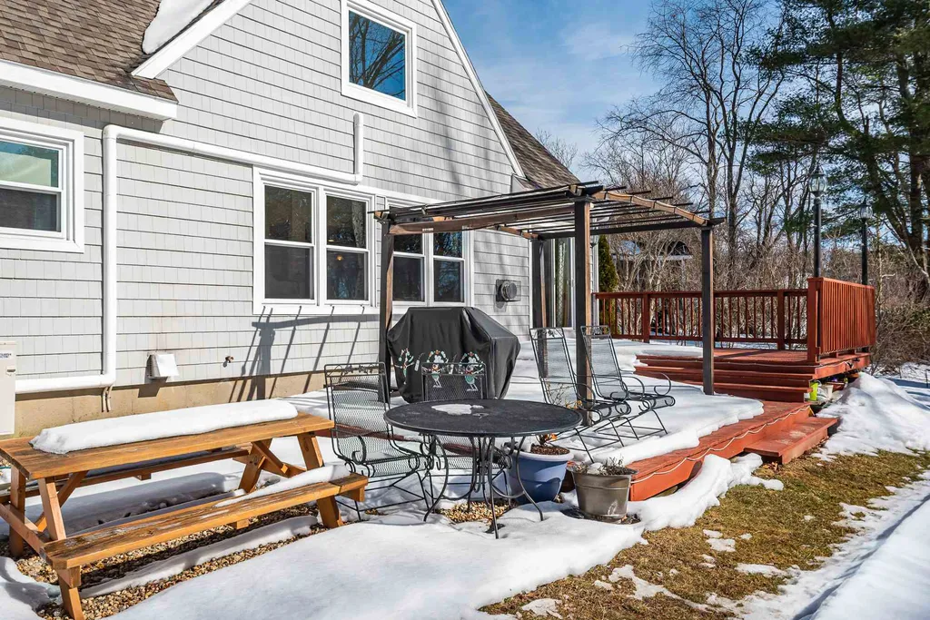 6 Homestead Lane Dover NH 03820
