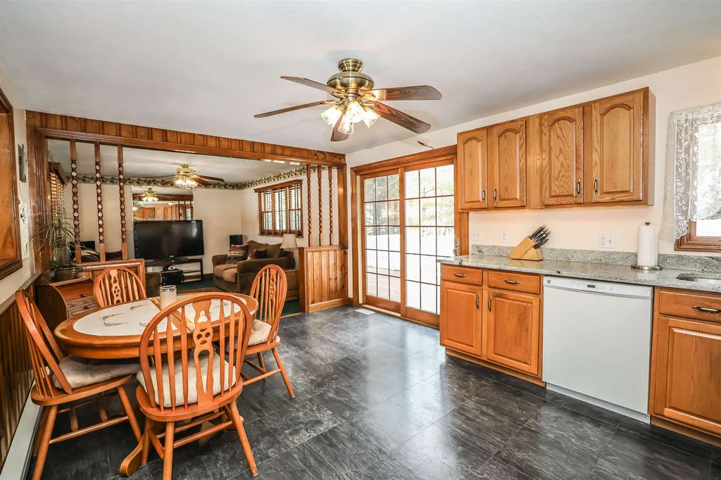 5 Glenside Drive Pelham NH 03076