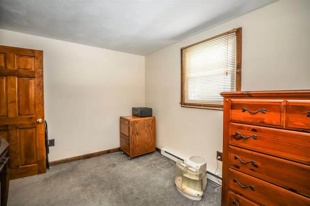 5 Glenside Drive Pelham NH 03076