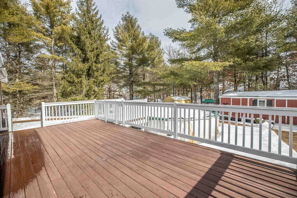 5 Glenside Drive Pelham NH 03076