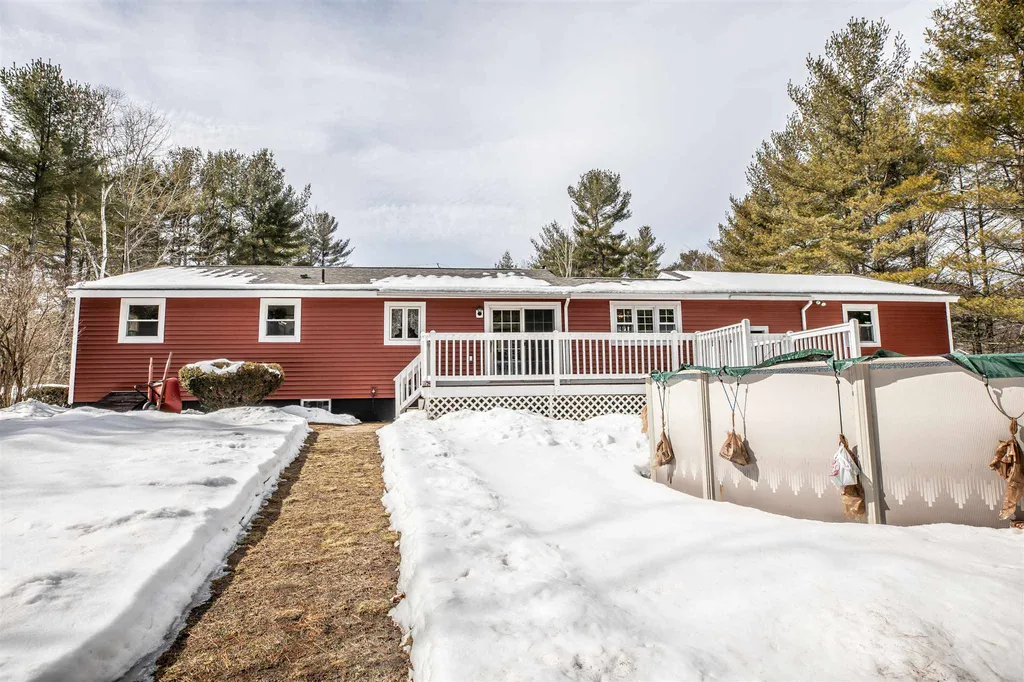 5 Glenside Drive Pelham NH 03076