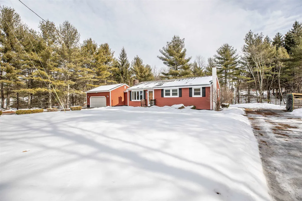 5 Glenside Drive Pelham NH 03076