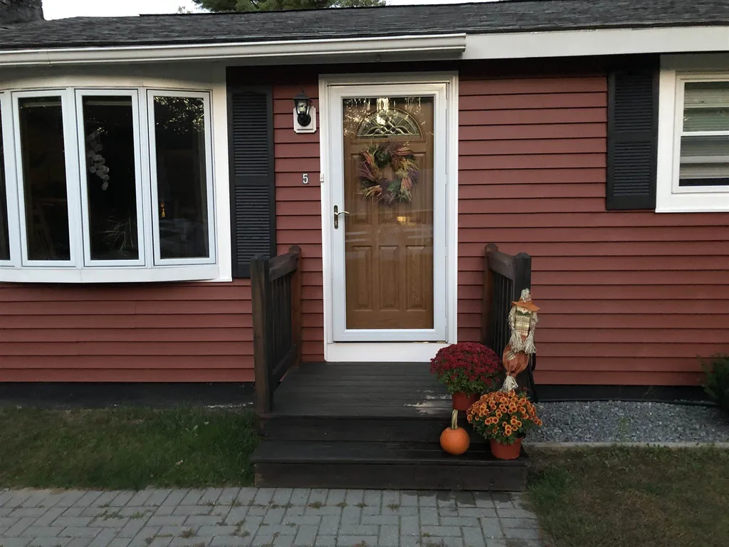 5 Glenside Drive Pelham NH 03076