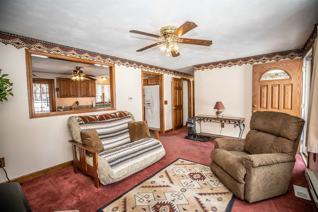 5 Glenside Drive Pelham NH 03076