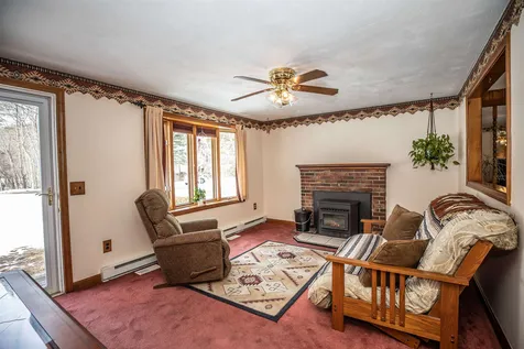 5 Glenside Drive Pelham NH 03076