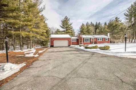 5 Glenside Drive Pelham NH 03076