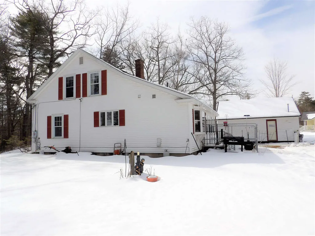 45 Salisbury Road Franklin NH 03235