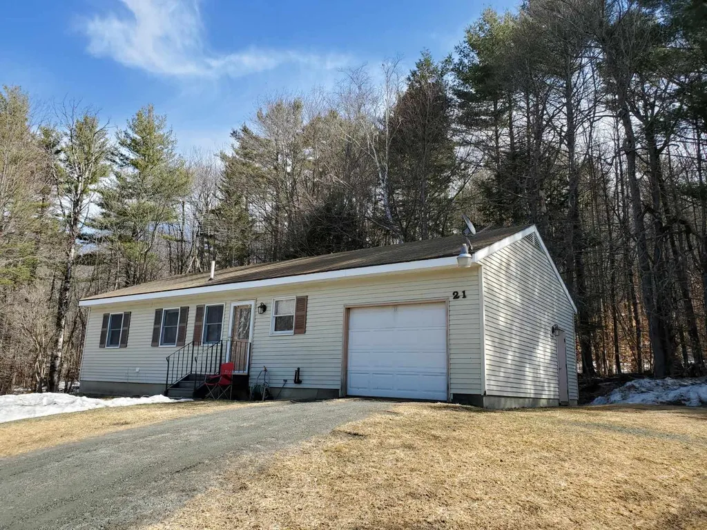 21 Deer Run Enfield NH 03748